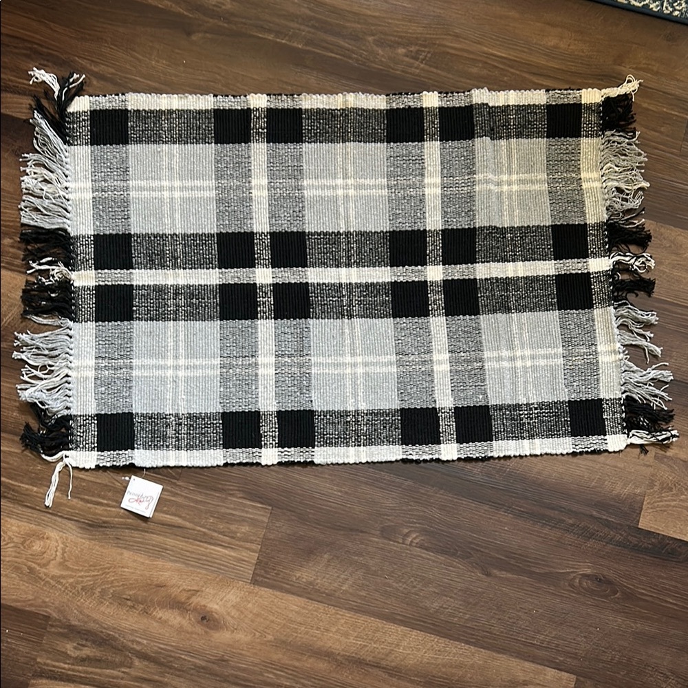 NEW! Large Cottage Farmhouse Black Gray  & White Plaid Rug with Fringe 36” x 24”